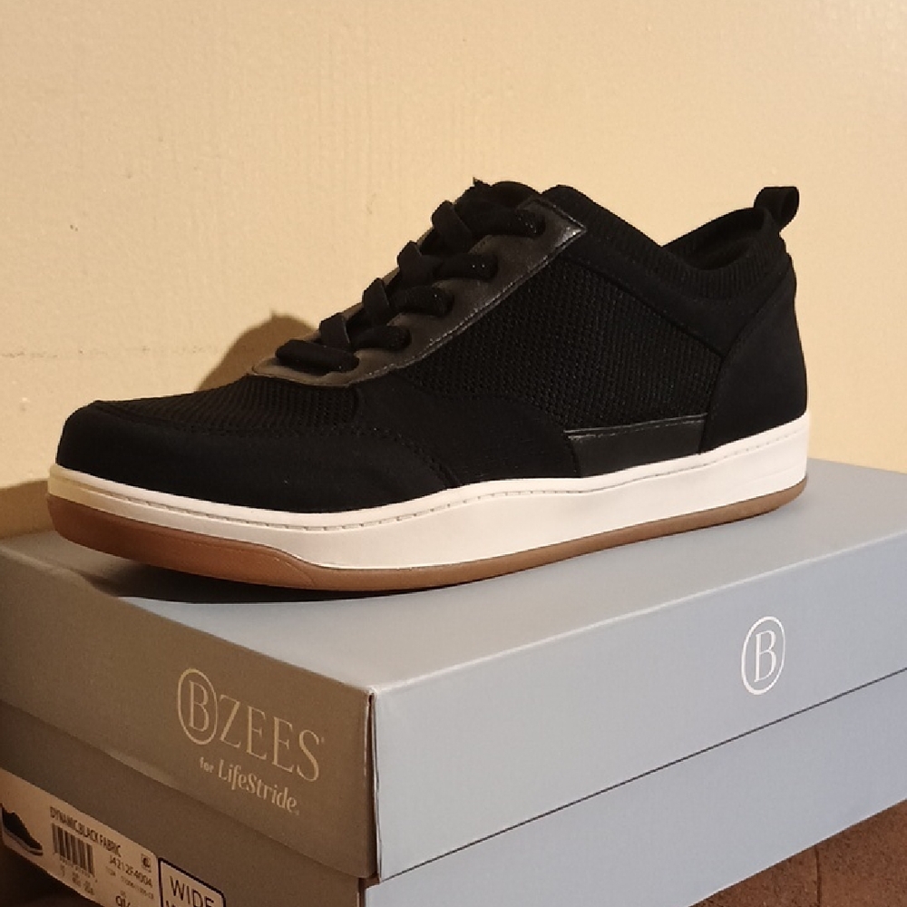 Bzees Men's Black and White Sneakers